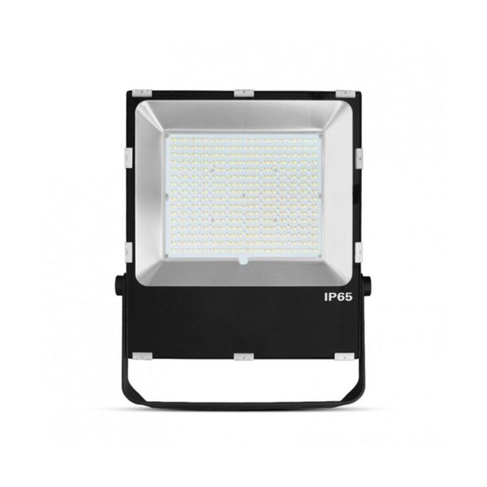 Flutlicht mit quadratischer LED-Fläche und schwarzem Gehäuse.